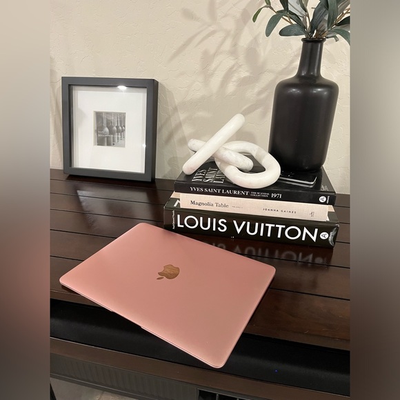 2016 ROSE GOLD MACBOOK AIR - Picture 1 of 6